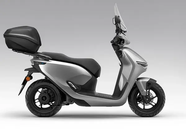 Scooter electrique 125 Honda CUV e 26