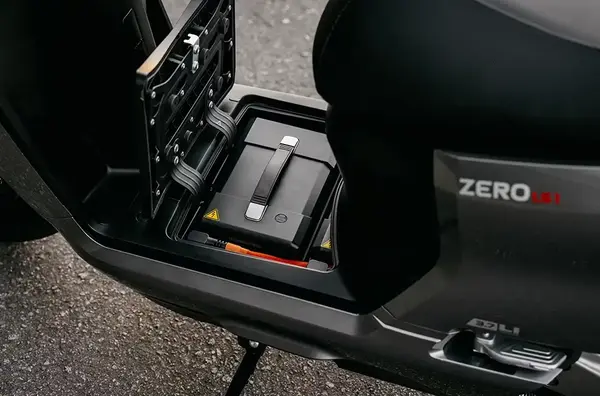 Scooter electrique 125 Zero LS1 15