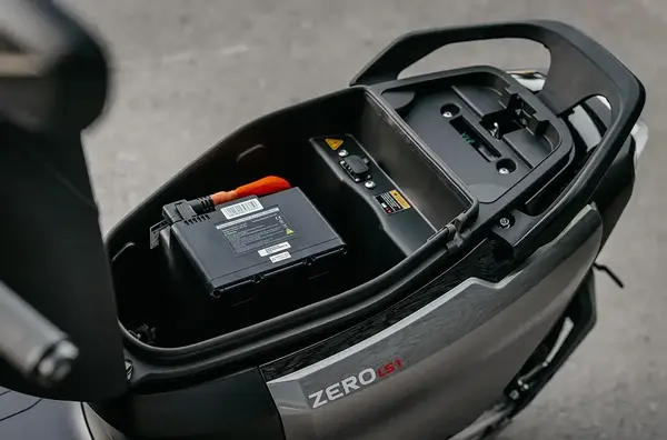 Scooter electrique 125 Zero LS1 2