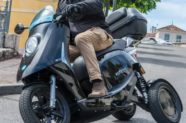 Scooter electrique 3 roues Eccity 4