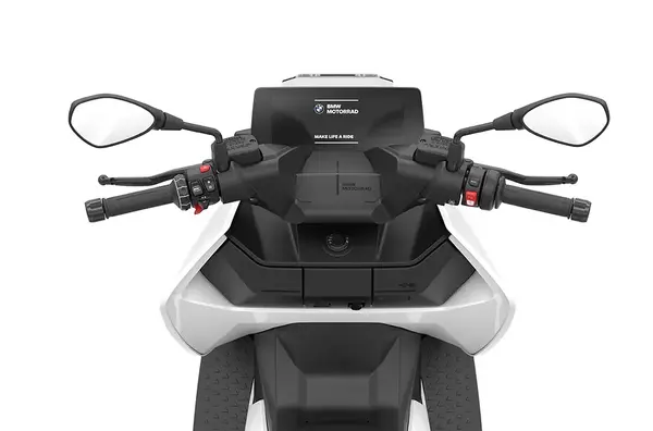 Scooter electrique BMW CE 04 14