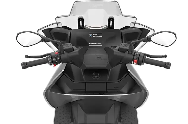 Scooter electrique BMW CE 04 15