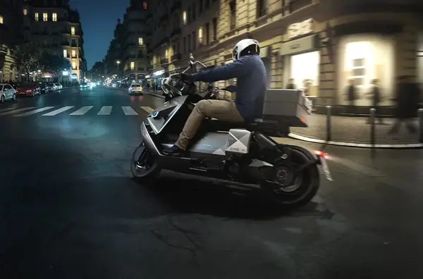 Scooter electrique BMW CE 04 2