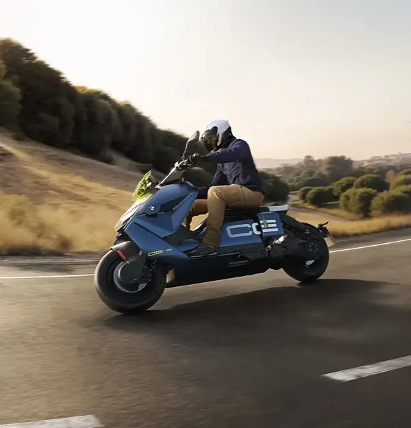 Scooter electrique BMW CE 04 36