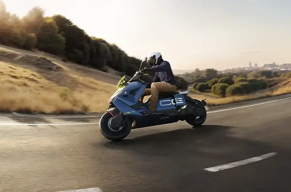 Scooter electrique BMW CE 04 4