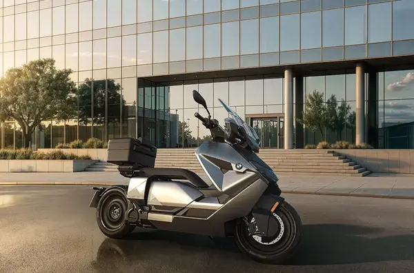 Scooter electrique BMW CE 04 6