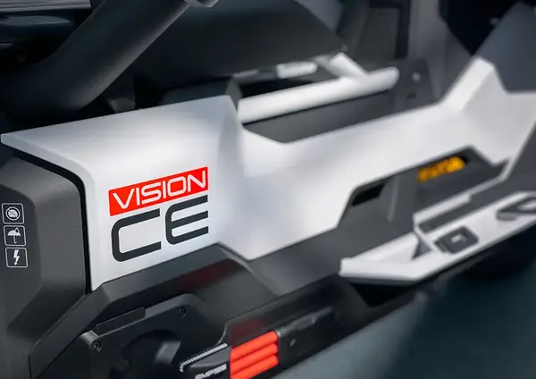 Vision CE BMW Scooter 13