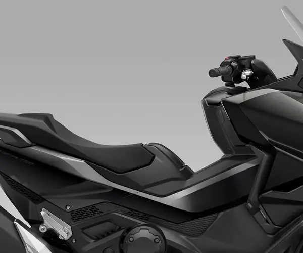 Maxi scooter Honda Forza 750 2027 0