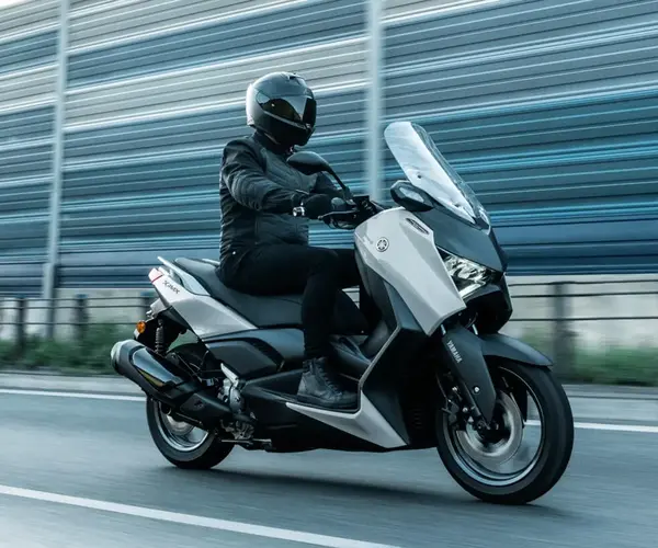 Maxi scooter Yamaha XMAX 300 Tech Max 0