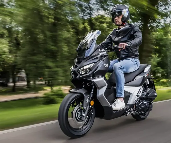 Scooter 125 SR1 ADV VOGE 0