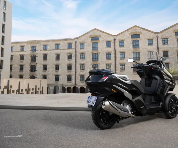 Scooter 3 roues Metropolis Active 400 0
