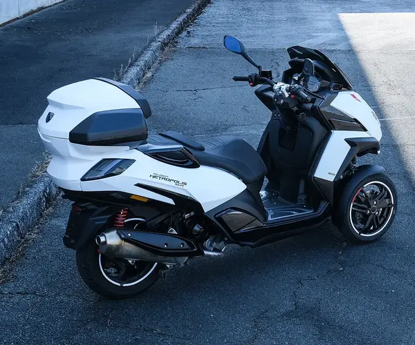 Scooter 3 roues Peugeot Metropolis SW R 0
