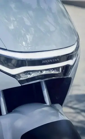 Scooter electrique 125 Honda CUV e 4
