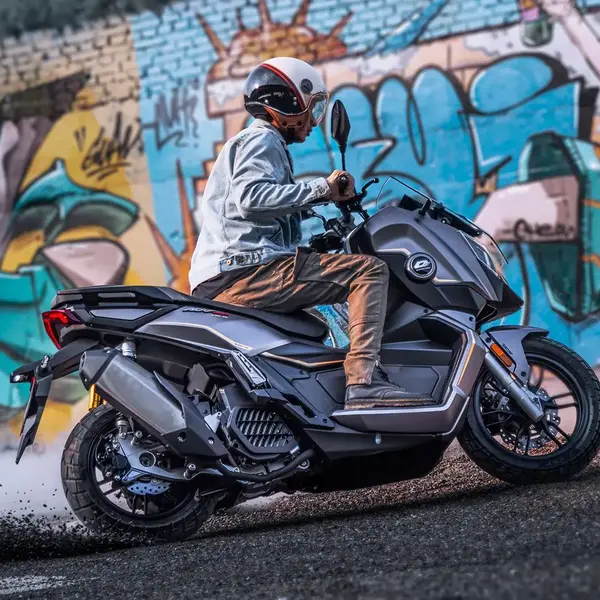 Scooter QJ Motor ATR 125 0