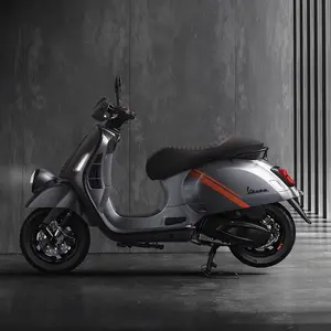 Maxi scooter Vespa 310 GT 00